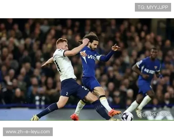 切尔西通过左路穿插不断创造威胁,节拍更稳