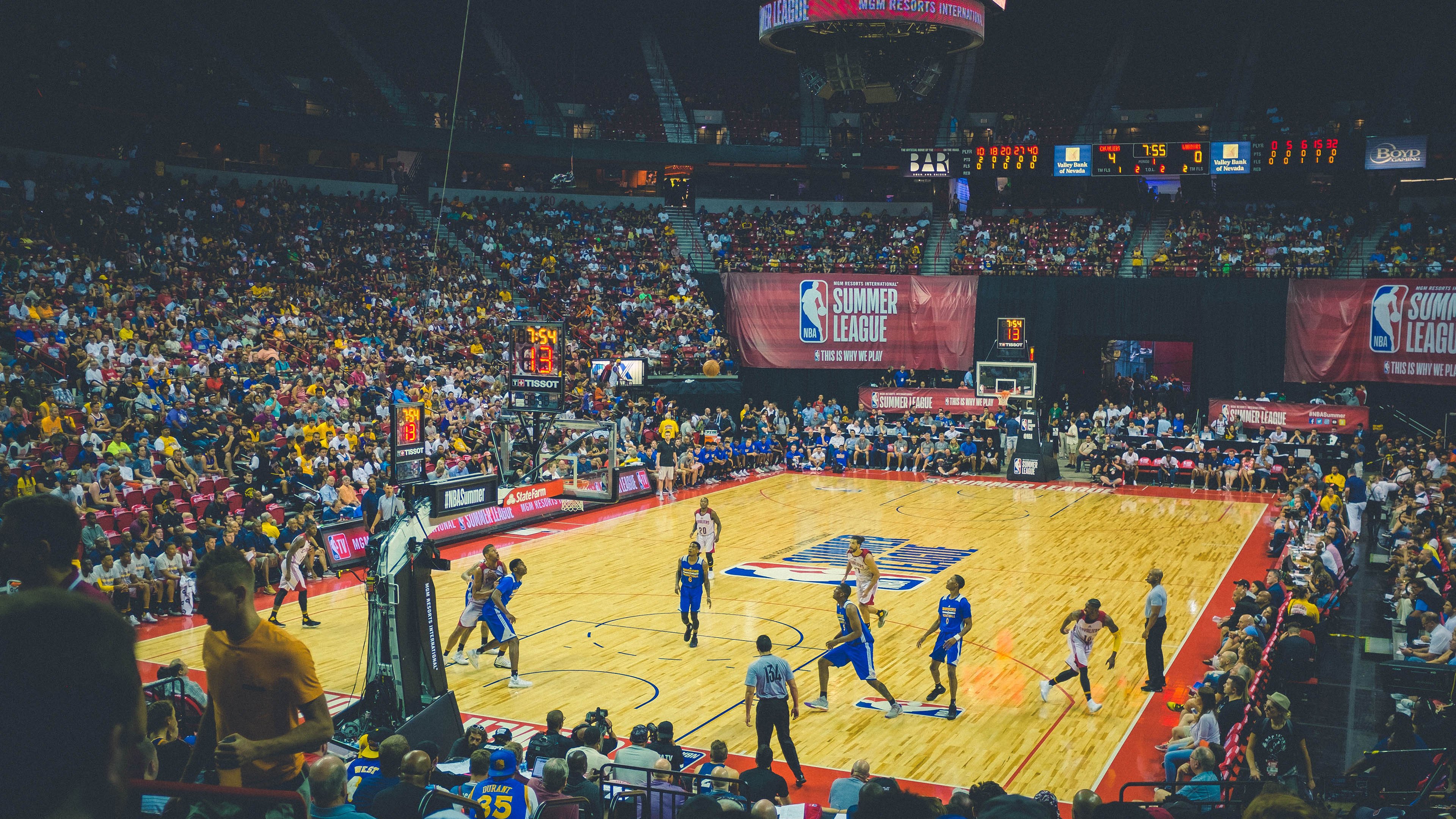 世界杯：主办国学校安排学生白天补课 晚间集中看球“寓教于乐”